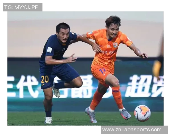 富力足球队奋勇争先展现团队精神力争新赛季佳绩